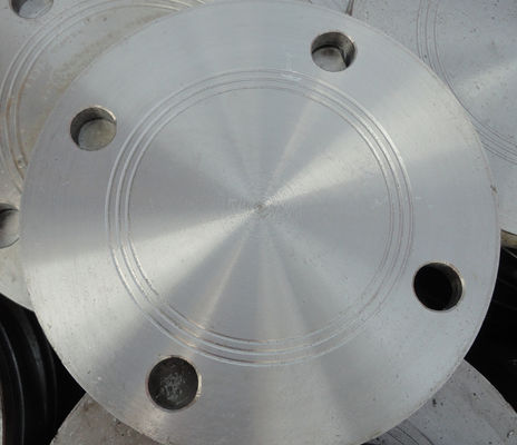 जाली SO निकला हुआ किनारा ANSI B16.5 B16.47 WN ब्लाइंड ASME A105 कार्बन स्टील 150LBS